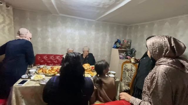 В ГОСТЯХ У ТЁТИ//? ПОСЛЕДНИЕ ДНИ РАМАДАНА//?ПРЕКРАСНЫЕ ПОСИДЕЛКИ//? #рамадан #ифтар #праздник смотреть онлайн