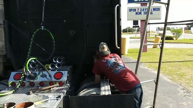 Volvo VNL 780 straight pipe exhaust delete NO SOUND TEST смотреть онлайн