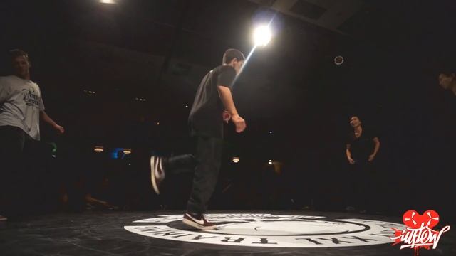 Predatorz vs Aerstix Side | Round 2 | BATTLECRY 2x2 2012 смотреть онлайн