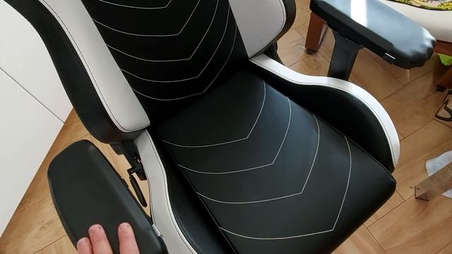 Белое кресло -прошло 2,5 года \ MAXNOMIC® TEAM LIQUID PRO \ Стоит ли покупать белый цвет ? смотреть онлайн