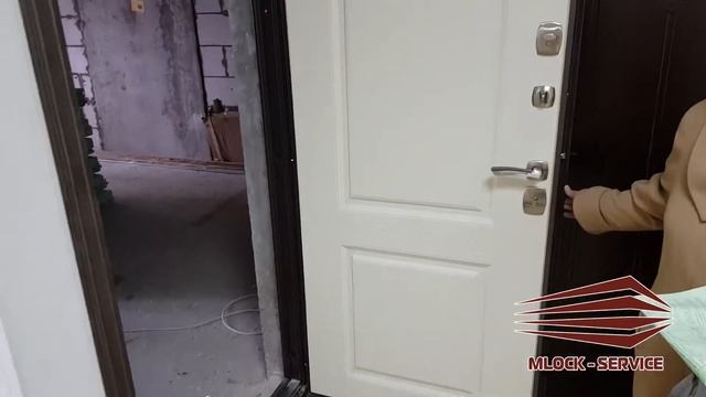 Видео отзыв о стальной двери "Континент Гранд (белый матовый)" от компании МЛОК-Сервис смотреть онлайн