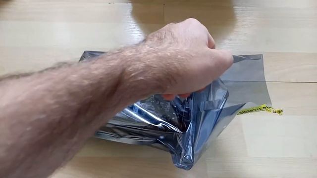 Gigabyte GTX 1050 2GB Unboxing + Overview смотреть онлайн