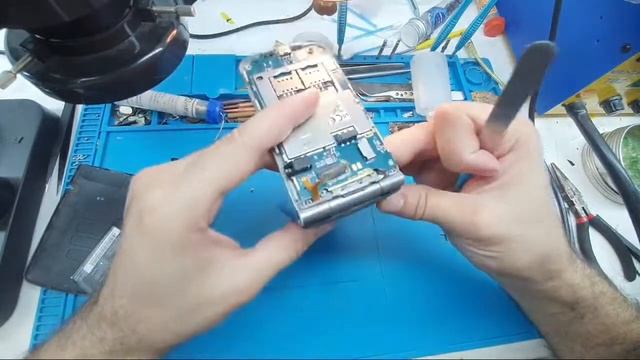 Troca De Tela Do LG G360 смотреть онлайн