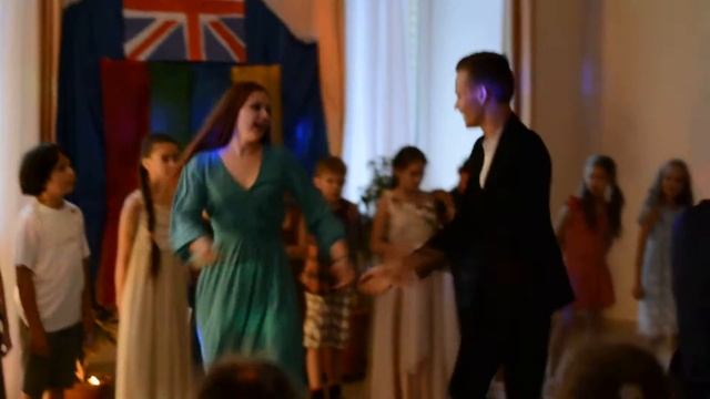 Танец вожатых детский лагерь Тимсофт смена Желтый чемоданчик смотреть онлайн