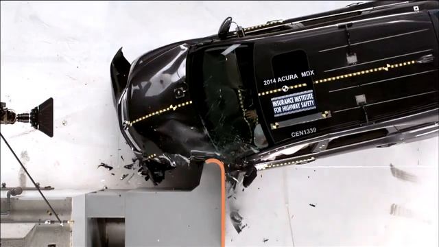 2014 Acura MDX small overlap (crash test) смотреть онлайн