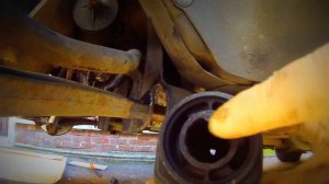 Replacing the silent block lower arm Chrysler Voyager/Замена сайлентблока нижнего рычага Chrysler