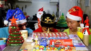 Сладкий Мукбанг с Мишей / Сегодня у нас сладкие вкусняшки из Германии! / Sweet Mukbang with Misha