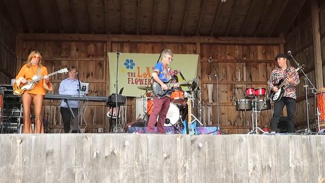 Large Flowerheads (Born To Be Wild) - Shady Brook Farm - October 24, 2021 смотреть онлайн