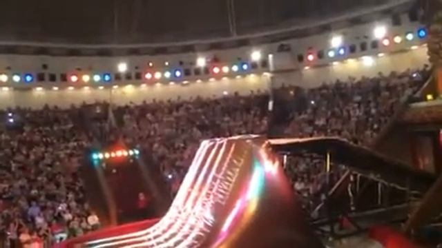 Летающие мотоциклы в киевском цирке смотреть онлайн