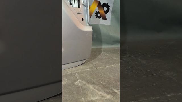 32685 Крышка багажника Nissan Terrano D10