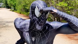 Spider-Man Vs Black Spiderman Scooter Race