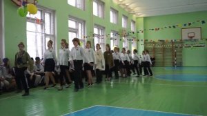 Смотр строя и песни в школе.
