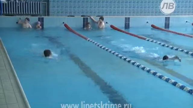 Школьников научат плавать и играть в теннис... смотреть онлайн