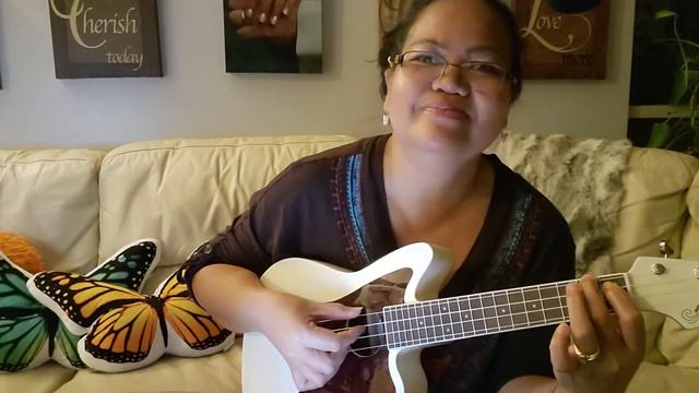 My first acoustic-electric ukulele🤩 смотреть онлайн