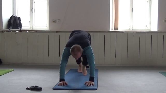 Силовая проработка диагональных анатомических поездов. Нога вверх из Полу Бакасаны_16.02.13-6 смотреть онлайн