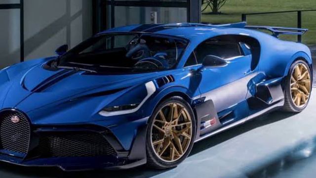 Bugatti Divo • Exclusive Hypercar For $5,4 MILLION смотреть онлайн