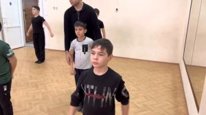 Тюз тепсеу Карачаевский народный танец наши ребята отрабатывают движения рук