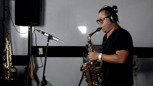 How Deep Is Your Love alto saxophone cover смотреть онлайн