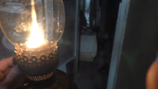 Научился пользоваться керосиновой лампой смотреть онлайн