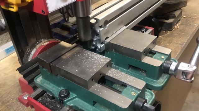 cutting LARGER parts on a mini milling machine (central machinery, harbor freight) смотреть онлайн