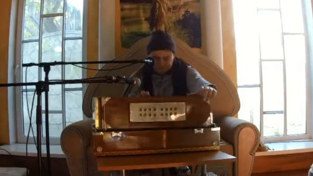 Прабхавишну Прабху Запорожье 06.11.18 киртан перед лекцией смотреть онлайн