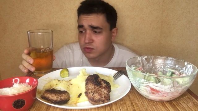 МУКБАНГ/MUKBANG ПЮРЕ С КОТЛЕТКАМИ/не ASMR/О РЕЛИГИИ И ВЕРЕ смотреть онлайн