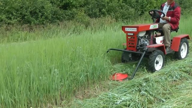 Агромаш МТ 110 на сенокосе смотреть онлайн