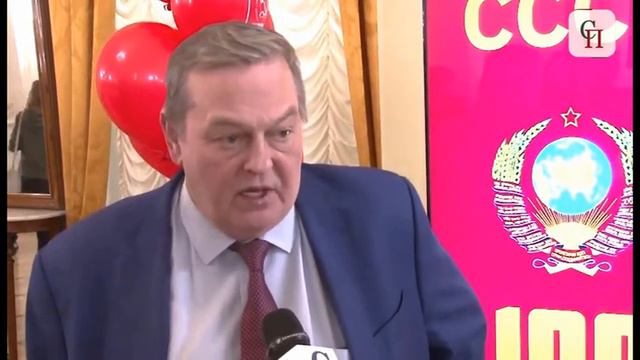 А мы празднуем! Ура, Товарищи! - Зюганов - Грудинин - Удальцов - Платошкин - Глазкова - Спицын... смотреть онлайн