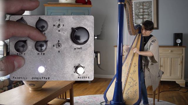 Fairfield Circuitry Meet Maude Pedal Demo on Harp смотреть онлайн
