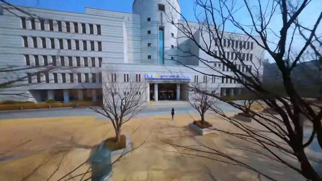 Hanyang University campus tour смотреть онлайн