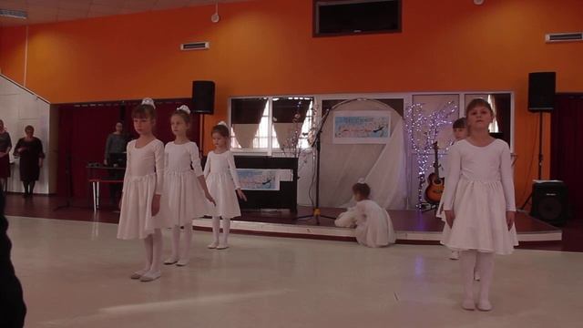 Хореографическая композиция "Твой ангел носит имя мама" по мотивам легенды Екатерины Андреевой. смотреть онлайн