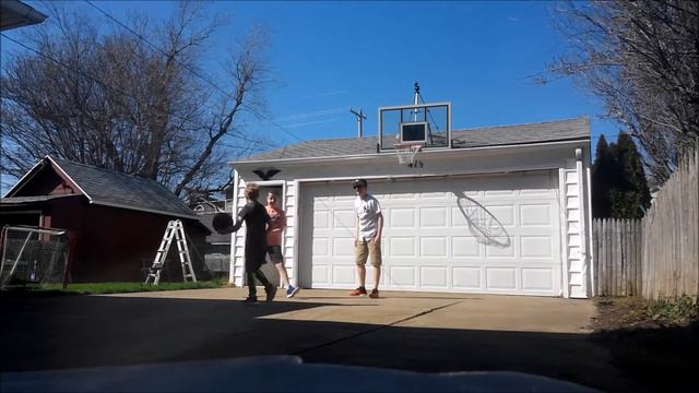 Eric Gets Challenged to a 2v1!!!!! смотреть онлайн