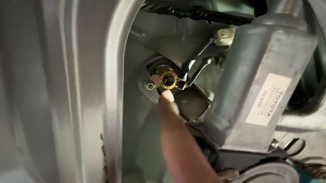 Toyota Sequoia Trunk Wont Open (Ultimate How-To) смотреть онлайн