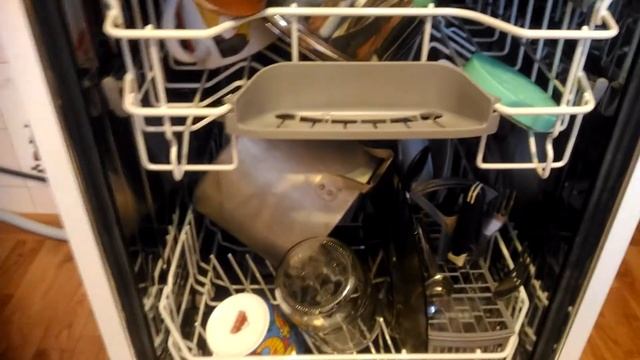 Обзор посудомоечной машины BOSCH SPS25CW02R смотреть онлайн