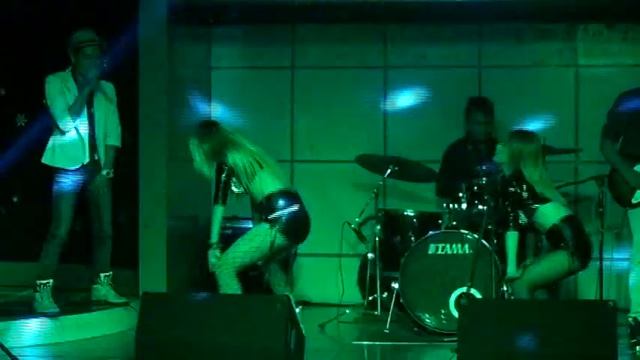 Kamada Gimme Gimme смотреть онлайн