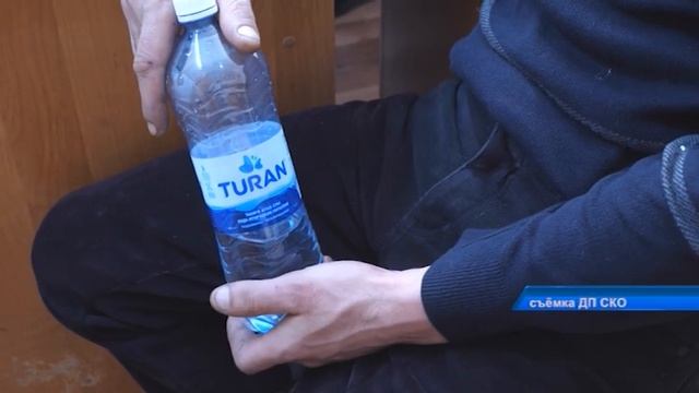 Грабитель в Петропавловске разбил окно и забрал деньги из кассы на АЗС смотреть онлайн