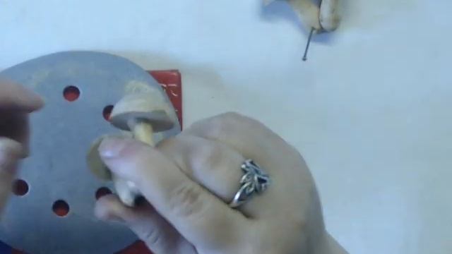 Склейка грибов из дерева,крепление Gluing mushrooms from wood, fixing смотреть онлайн