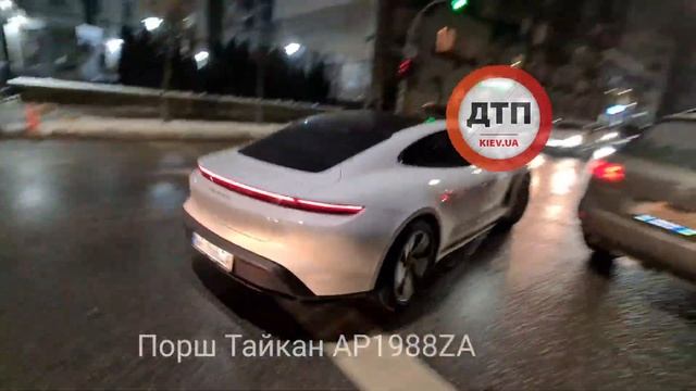 Общаемся с гостями Киева: #Порш #Тайкан #АР1988ZA на Артема, поворот налево через двойную сплошную смотреть онлайн