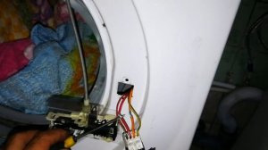 Беко, ремонт замка, машинка не запускается