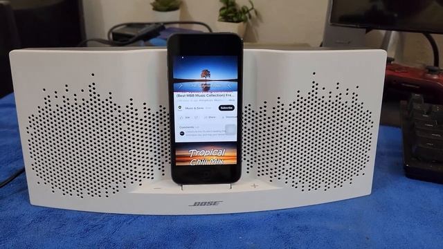 Bose SoundDock XT Speaker With Apple Lightning Port White Color