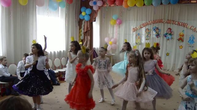 Танец ПРИНЦЕСС. Детский сад ВЫПУСКНОЙ. смотреть онлайн