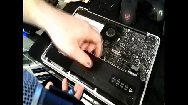 Apple Macbook Pro A1278 Battery Replacement, Vulture Tech смотреть онлайн