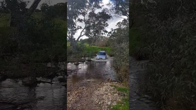 Hyundai trajet FWD water crossing смотреть онлайн