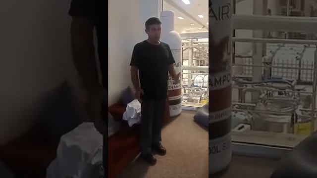 Вот вам парабены. Вещает профессионал!!! Не ешьте шампуни и гели !!! А у вас какая оценка по химии? смотреть онлайн