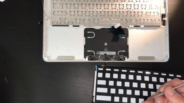 How To Replace Keyboard On MacBook Pro A1502