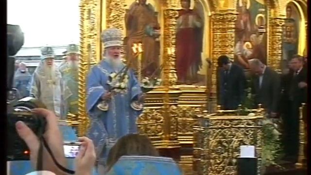 Храм в Коренной пустыни освящает патриарх Кирилл смотреть онлайн