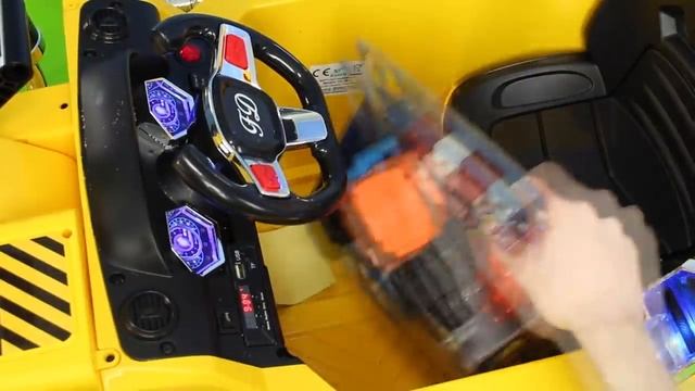 Пожарная машина, Трактор, Экскаватор, Полиция и Поездка на поезде на автомобилях смотреть онлайн