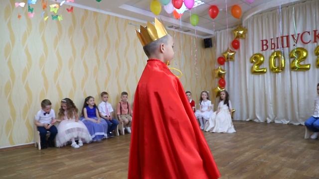 Выпускной и Cладкий стол. Детский сад №42 смотреть онлайн