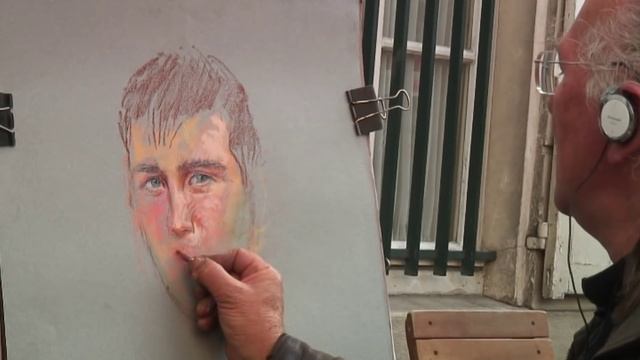 Pastel portait demonstration by Christos at the Place du Tertre смотреть онлайн