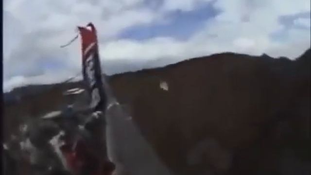 Бейсджампер Дуэйн Вестон врезался в мост смотреть онлайн